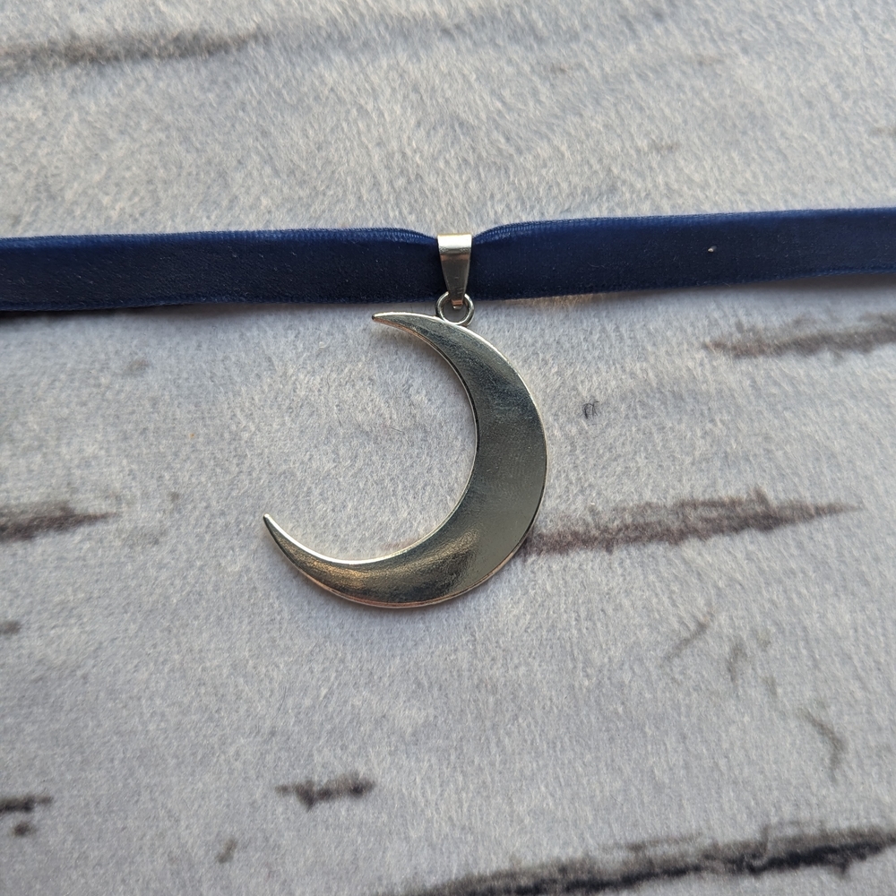 🩷 Moon Choker